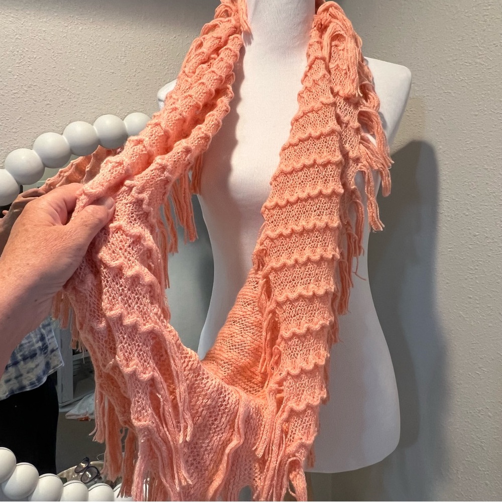 INFINITY SCARF chunky knit peachy orange fringe like new condition tiny sequins